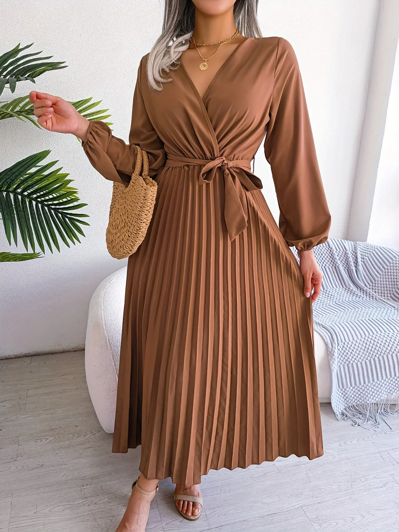 Camille - Elegant pleated dress with long sleeves and crossover neckline