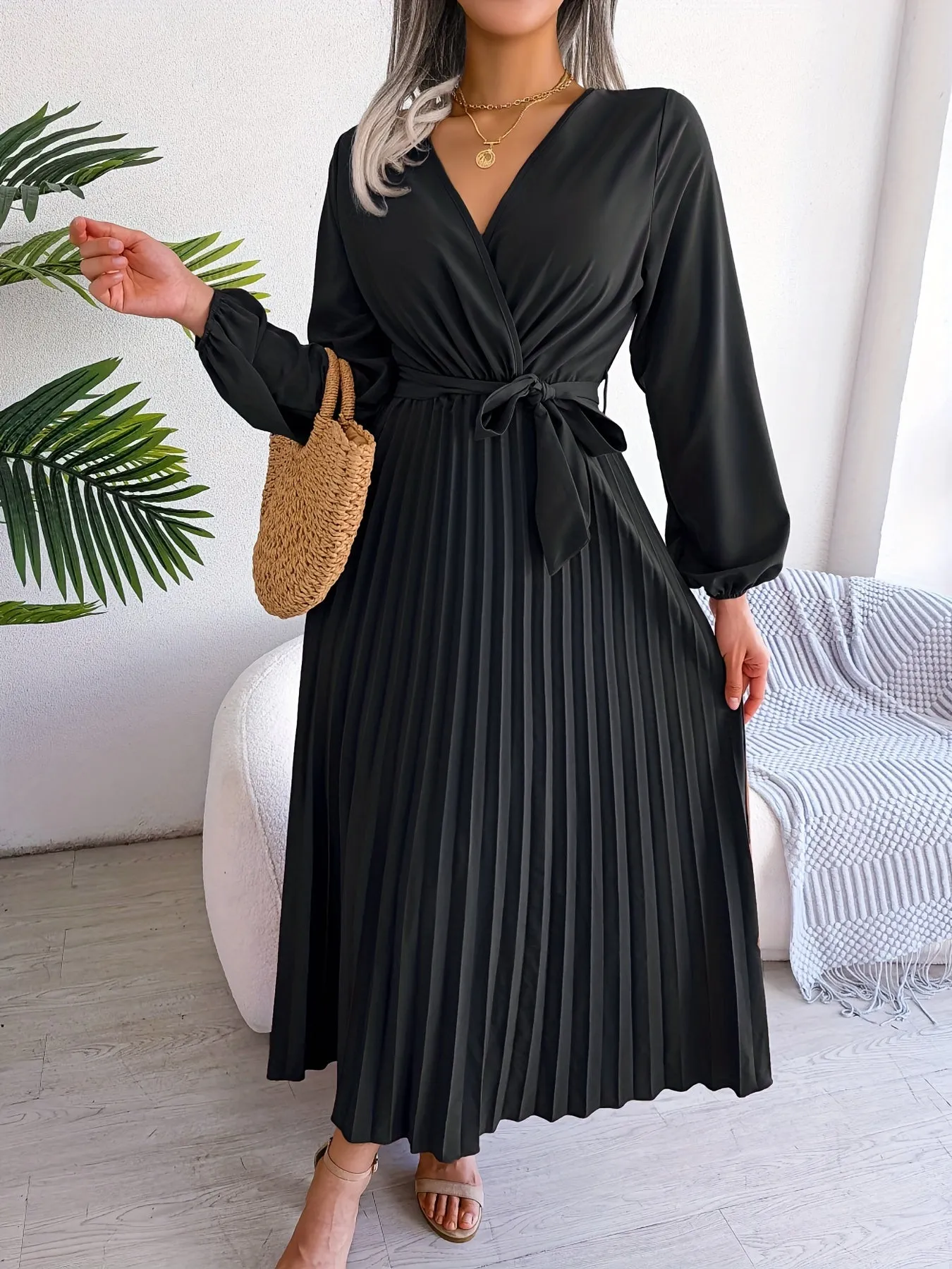 Camille - Elegant pleated dress with long sleeves and crossover neckline