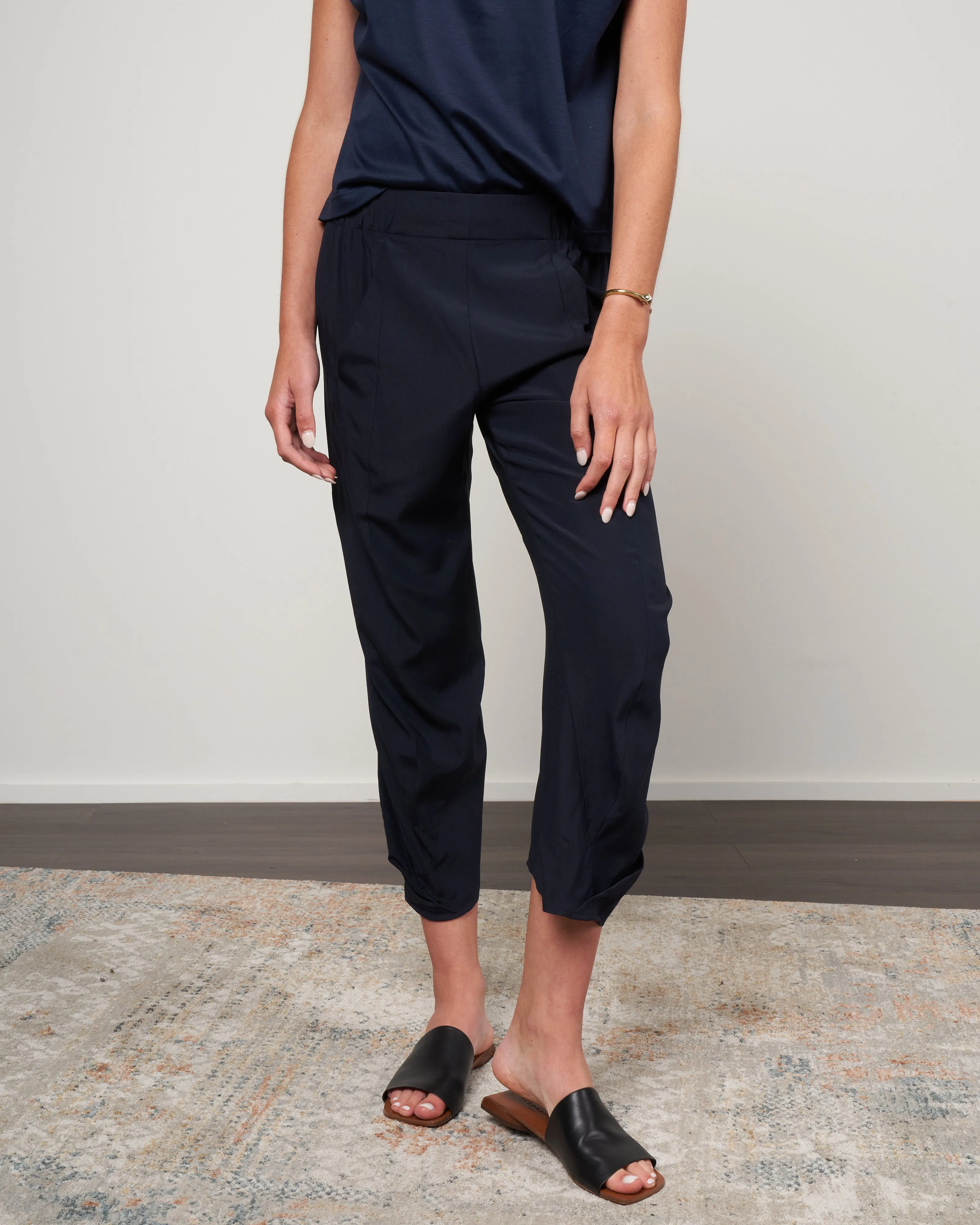 cropped akeo pant silk charmeuse - ink jet
