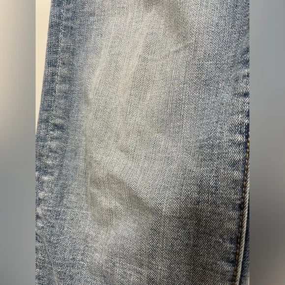 DRIFTWOOD Classic Fit Light Wash Colette Cropped Jeans