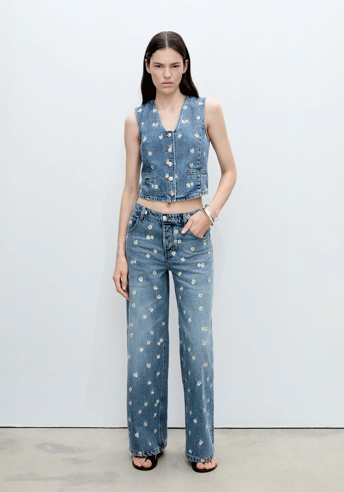 Flower embroidered crop vest - Open Blue