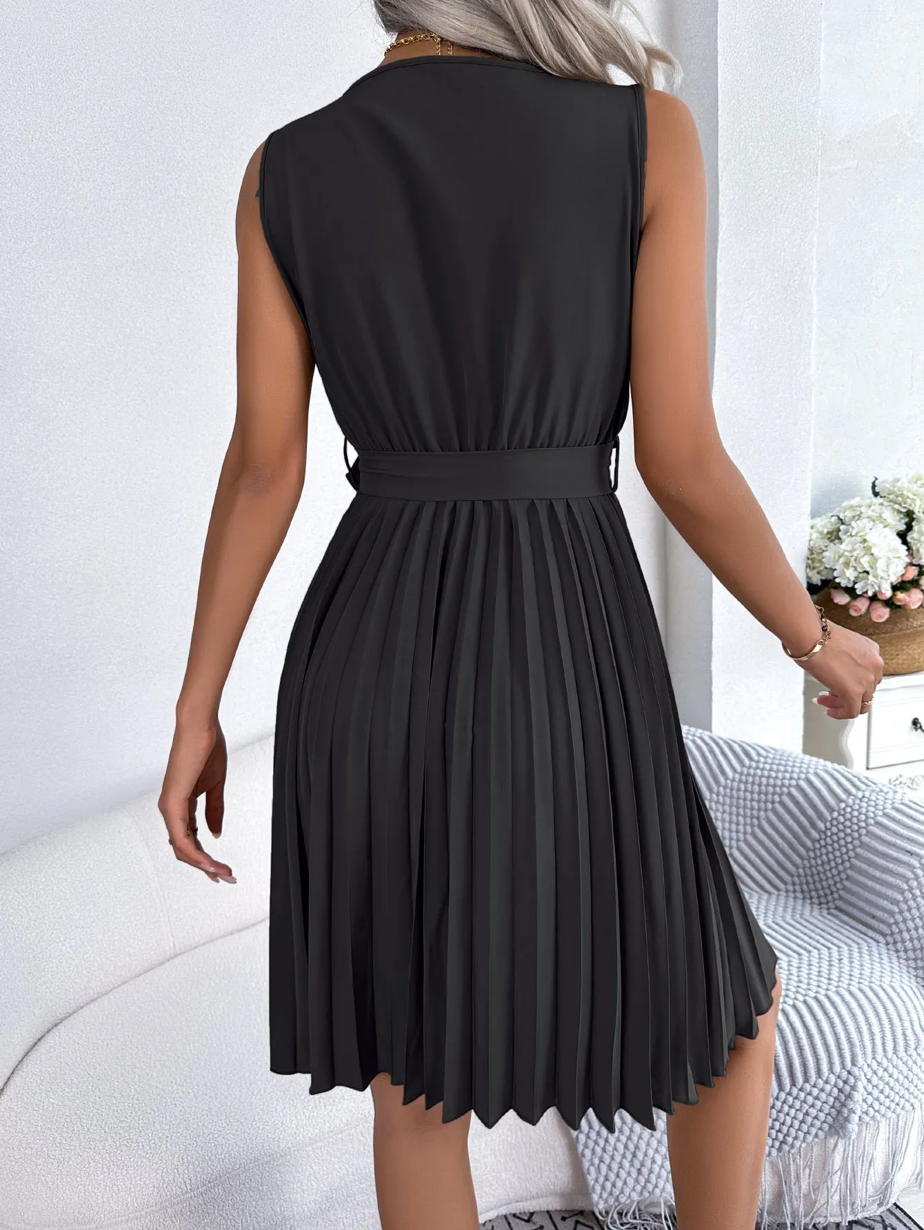 Luciana – Timeless Elegance Women’s Sleeveless Dress