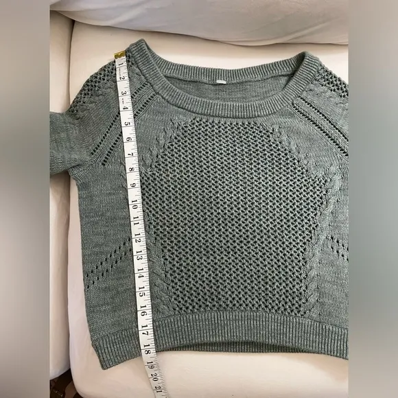 Lululemon Be Present Pullover Sweater Cropped Earl Grey