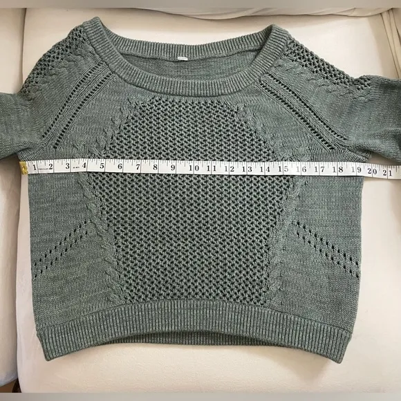 Lululemon Be Present Pullover Sweater Cropped Earl Grey