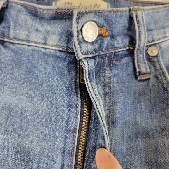 MADEWELL The High-Rise Slim Boyjean Raebrook wash distressed cropped denim jeans