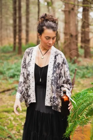 MARKET OF STARS LOOKING GLASS CROPPED KIMONO