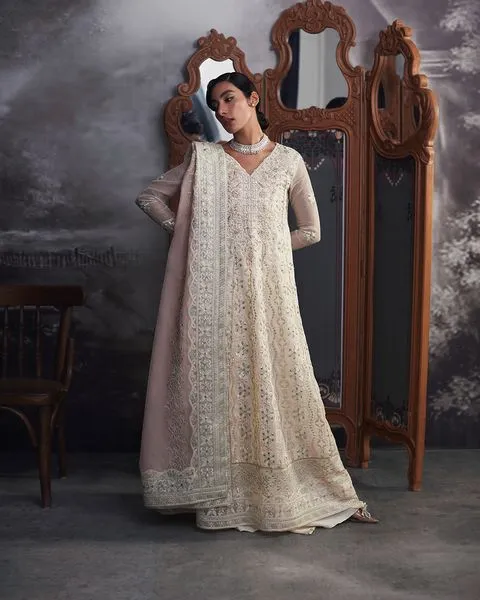 MUSHQ | Qala - Kamdaani Collection '23 | Aaila