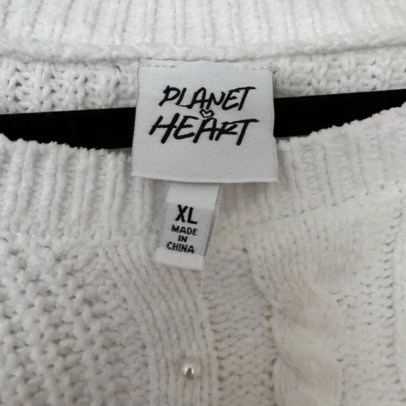 NWT✅ Plant Heart White-Cropped Pearl-Embellished Sweater Size XL🤍