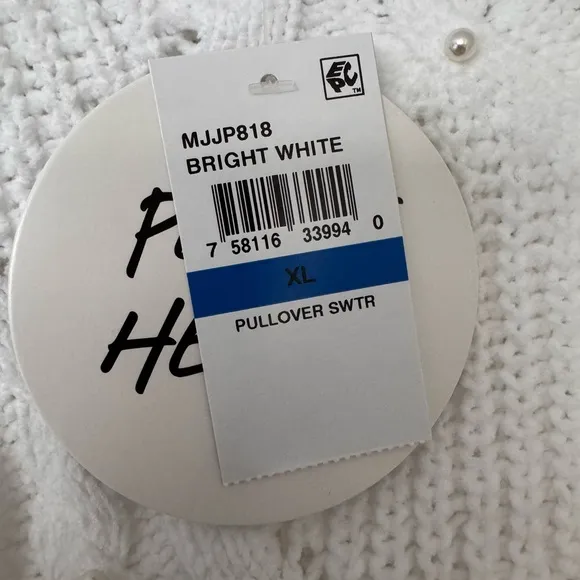 NWT✅ Plant Heart White-Cropped Pearl-Embellished Sweater Size XL🤍