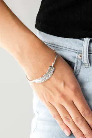 Paparazzi - How Do You Like This FEATHER? - Silver Bracelet