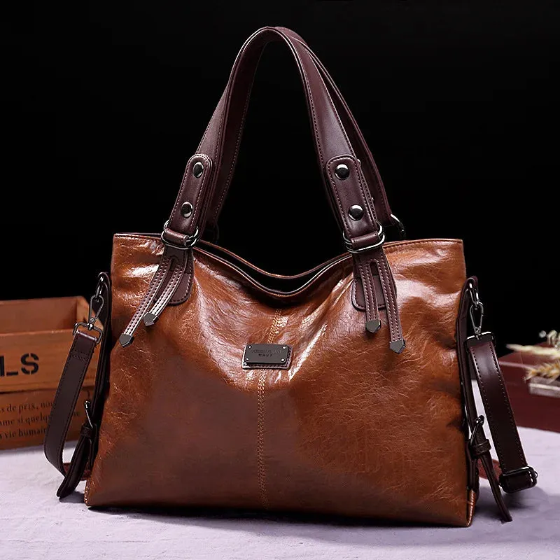 Pilar® | Soft leather bag with two handles and elegant details