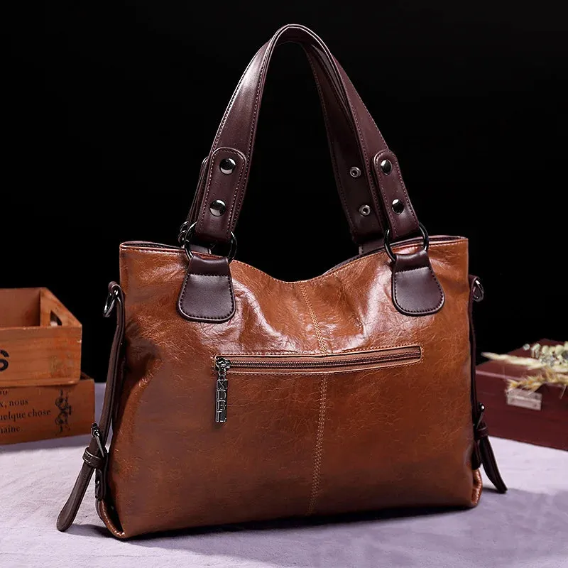 Pilar® | Soft leather bag with two handles and elegant details