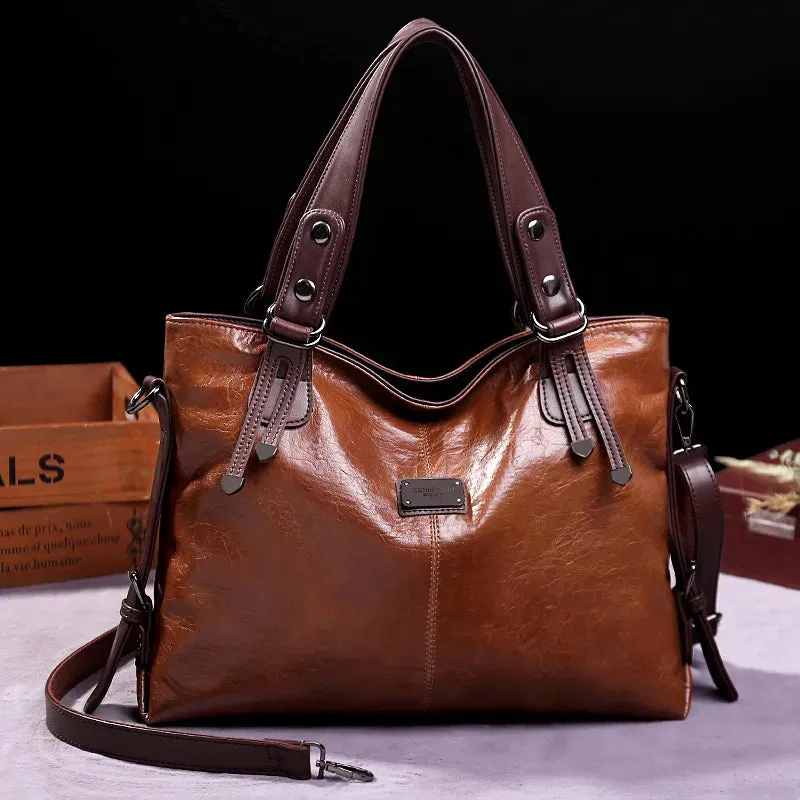 Pilar® | Soft leather bag with two handles and elegant details