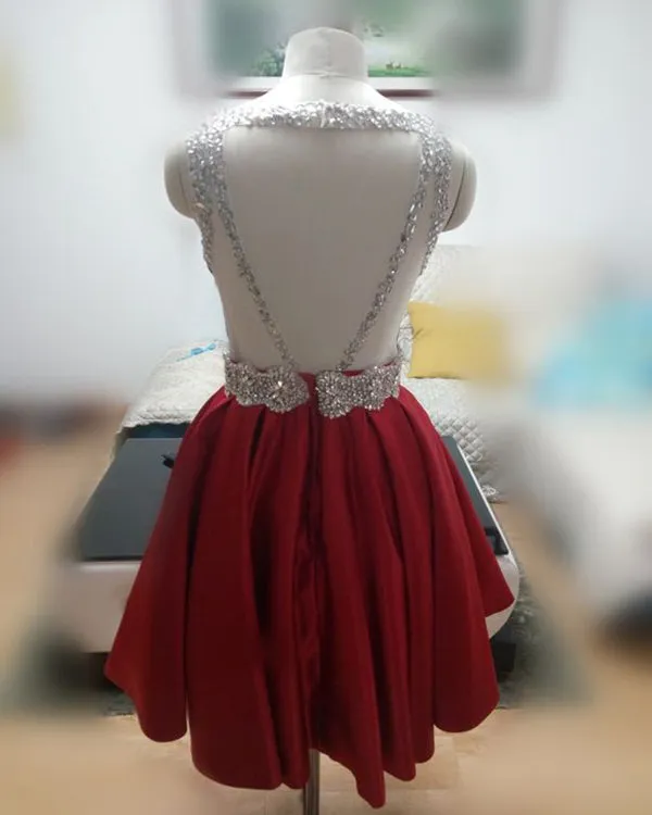 Sexy Short Red Satin Homecoming Dresses Beaded Crystals V-Neck Open Back Cocktail Mini Party Gowns
