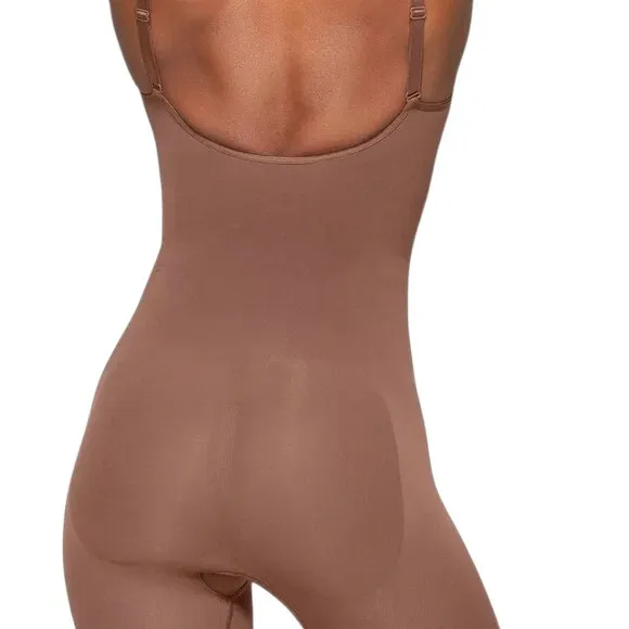 SKIMS Sculpting Bodysuit Mid Thigh Umber 4X/5X NIB Shapewear Compression