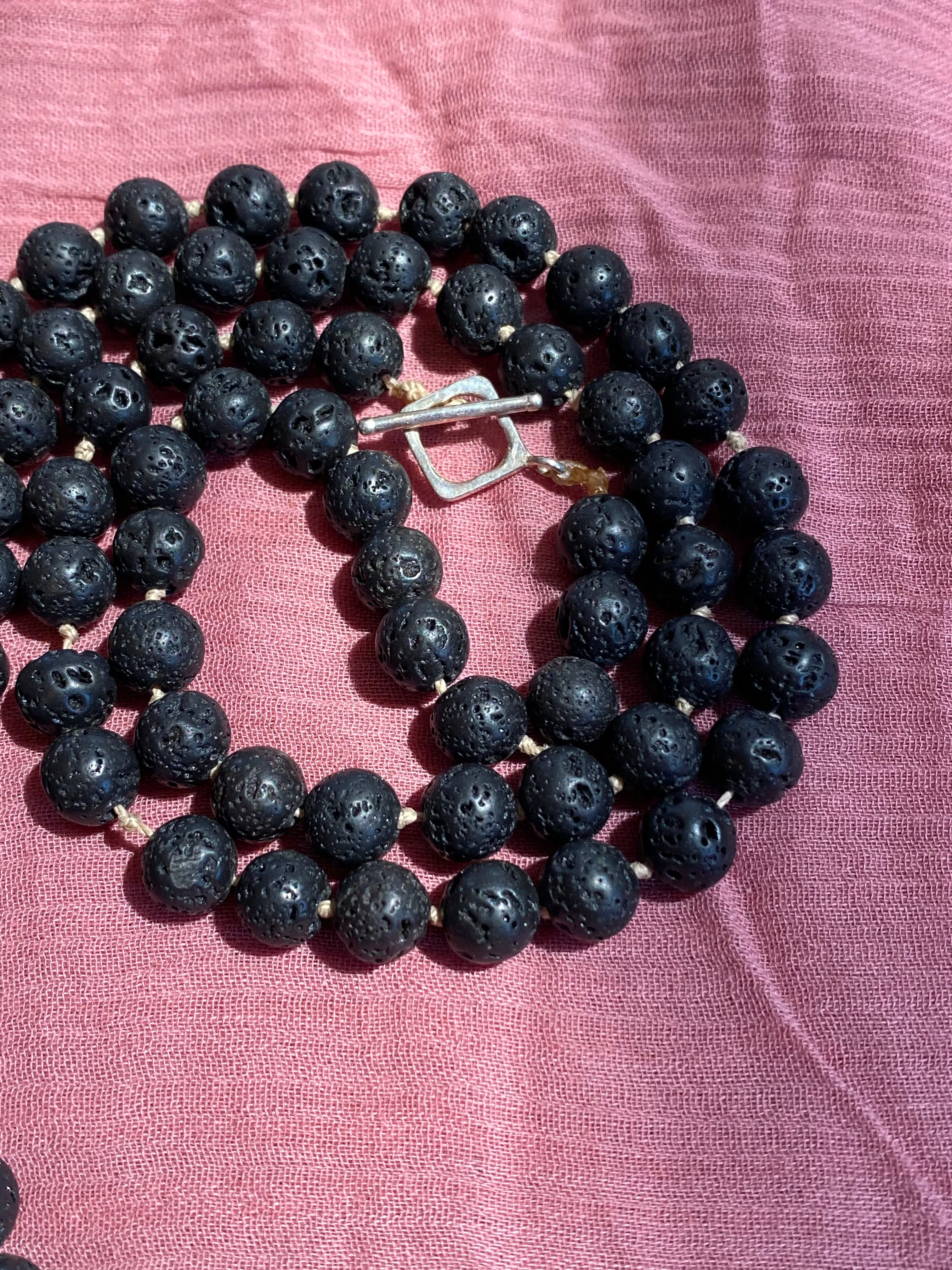 SN3086BlackLavaBoneFeatherPendant