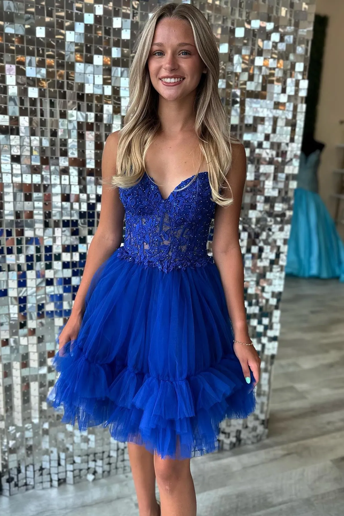 Sweetheart Red Corset Appliques Short homecoming Dress